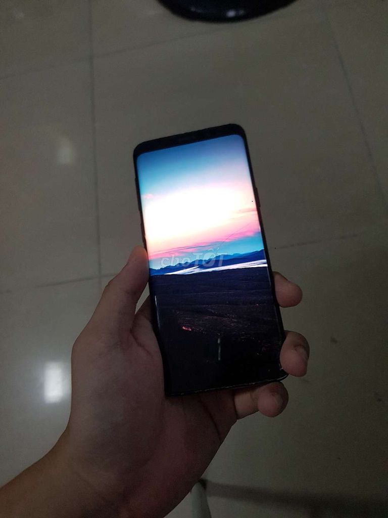 Em bán nhanh gọn Samsung S9 nhé. Mua bán Điện thoại tại Quận Tân Phú Tp Hồ Chí Minh được đăng bởi Điện thoại SAMPHONE hình 1