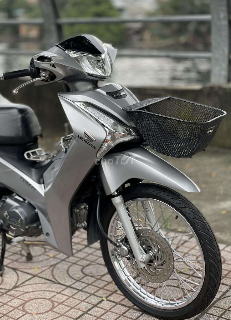 Fu Led 2023 xe đẹp chính chủ ủy quyền. Mua bán Xe máy tại Quận 8 Tp Hồ Chí Minh được đăng bởi Đặng Thái Hòa hình 7