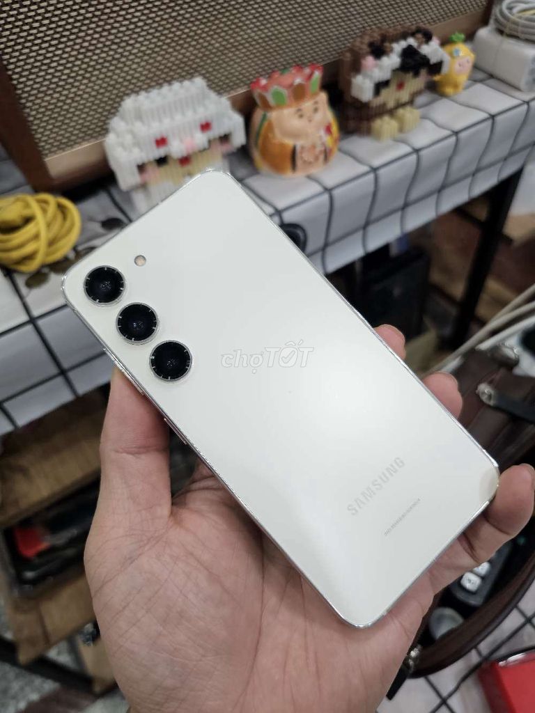 Samsung Galaxy S23 5G TRẮNG ZIN ĐẸP 99% VN VIP. Mua bán Điện thoại tại Quận Tân Phú Tp Hồ Chí Minh được đăng bởi Ngô Minh Mobile  hình 1