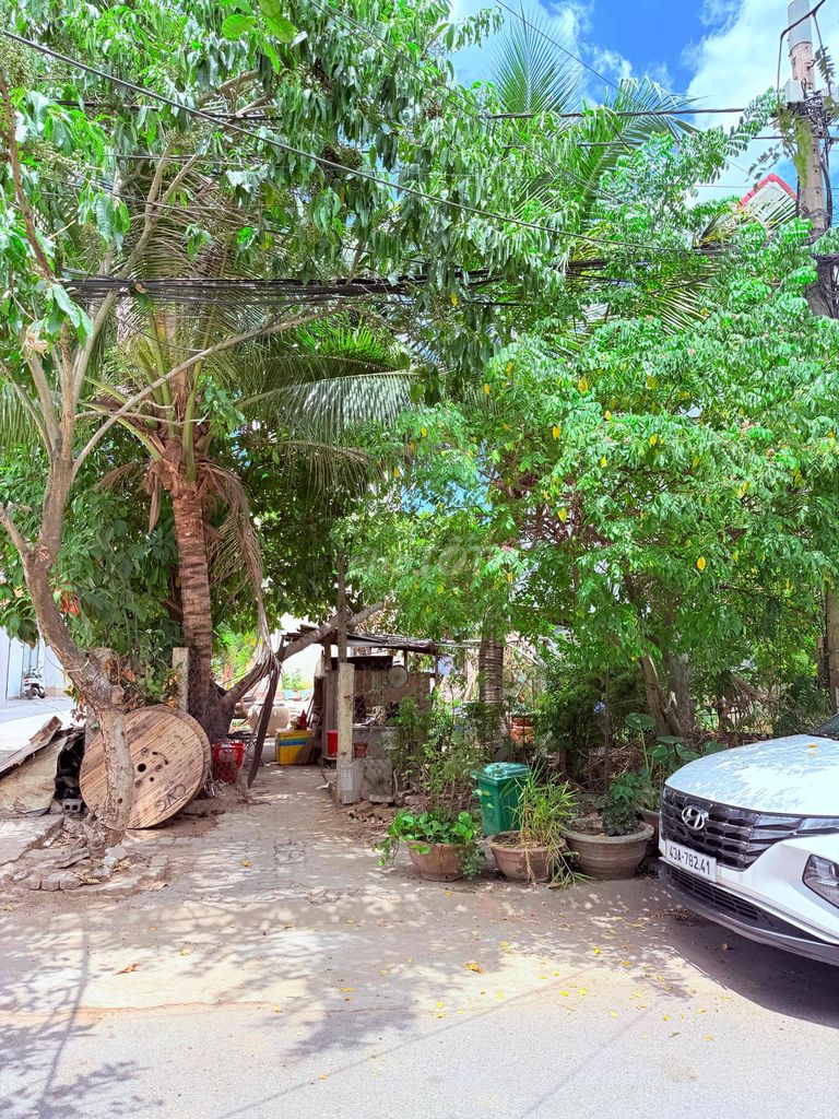 Bán đất hai mặt tiền đường Nguyễn Bảo và Cẩm Nam 6 Đà Nẵng giá rẻ