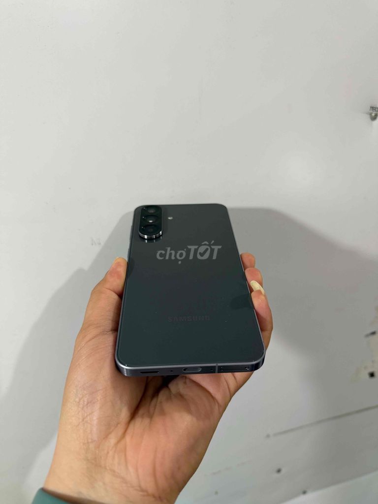 Samsung A56 5G ran 12/256gb. Mua bán Điện thoại tại Thành phố Buôn Ma Thuột Đắk Lắk được đăng bởi Tiến BMT47 hình 1