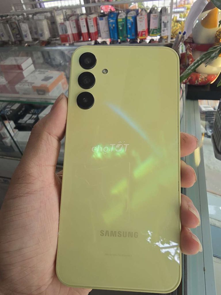 Samsung Galaxy A15 8GB 256GB Vàng. Mua bán Điện thoại tại Thị xã Bến Cát Bình Dương được đăng bởi Thế giới di động văn tường hình 1