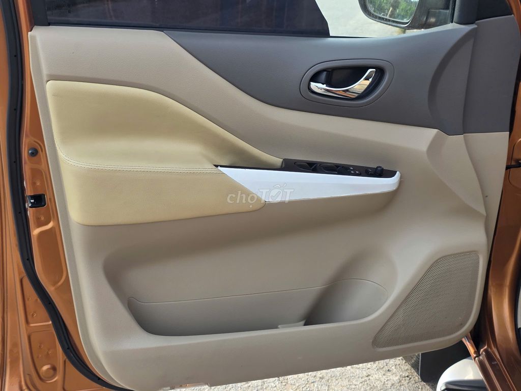 Bán Nissan Navara 2018 EL số tự động 1 cầu màu cam. Mua bán Ô tô tại Quận Hà Đông Hà Nội được đăng bởi Vũ Đình Lợi hình 12