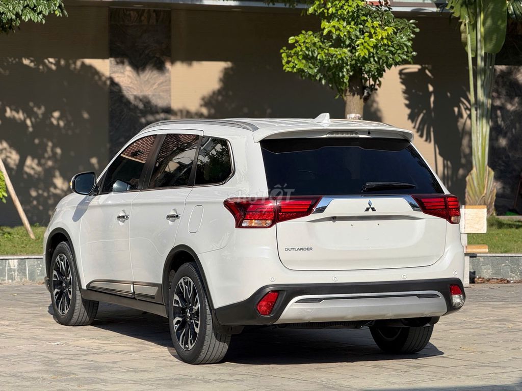 Mitsubishi Outlander Premium 2.0 CVT 2021. Mua bán Ô tô tại Quận Long Biên Hà Nội được đăng bởi PHÚC LÂM  AUTO hình 5