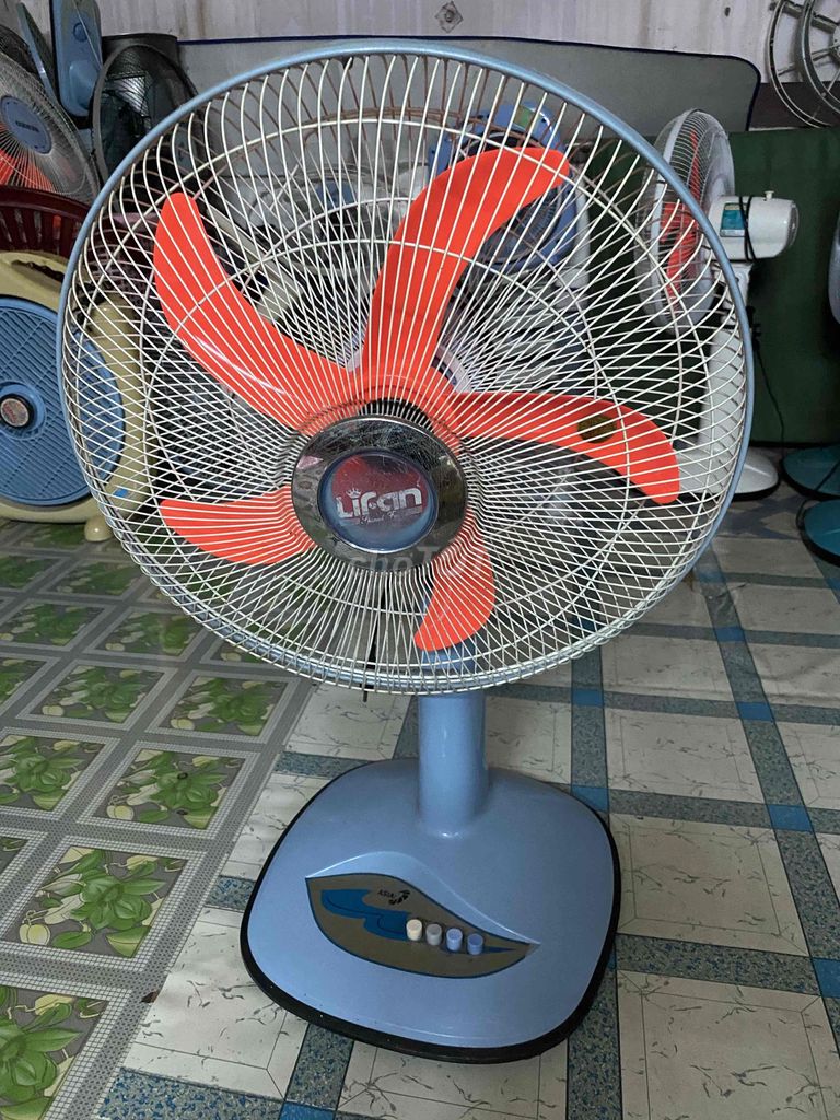 Quạt đứng Asia A40 Xanh chạy mạnh êm xài tốt. Mua bán Quạt tại Quận 1 Tp Hồ Chí Minh được đăng bởi Chú Nghị BÁN QUẠT VÀ SỬA ĐỒ ĐIỆN CŨ hình 1