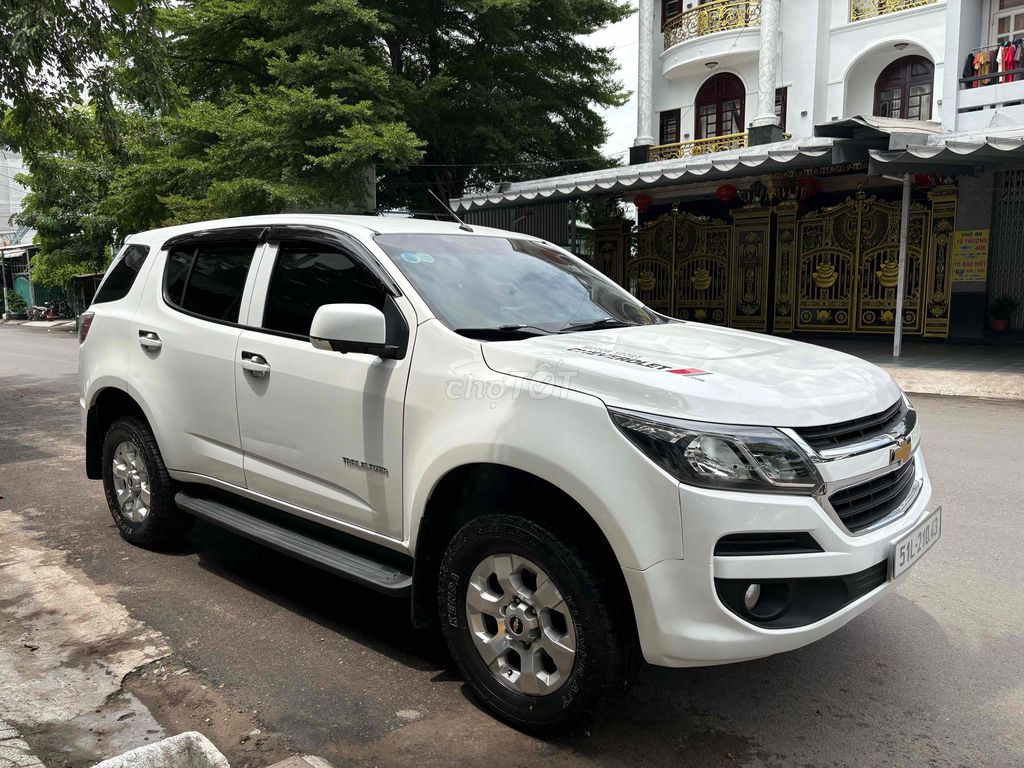 Chevrolet Trailblazer белый 7 мест автомат