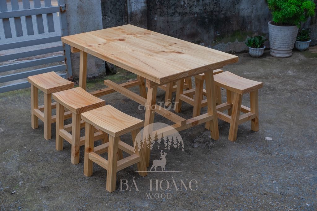 Bàn 6 ghế đẩu Bá Hoàng Wood