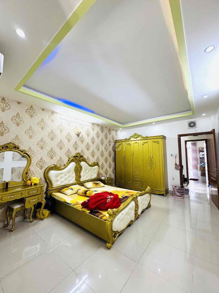 ngộp 4 tỉ ngân hàng cần bán gấp