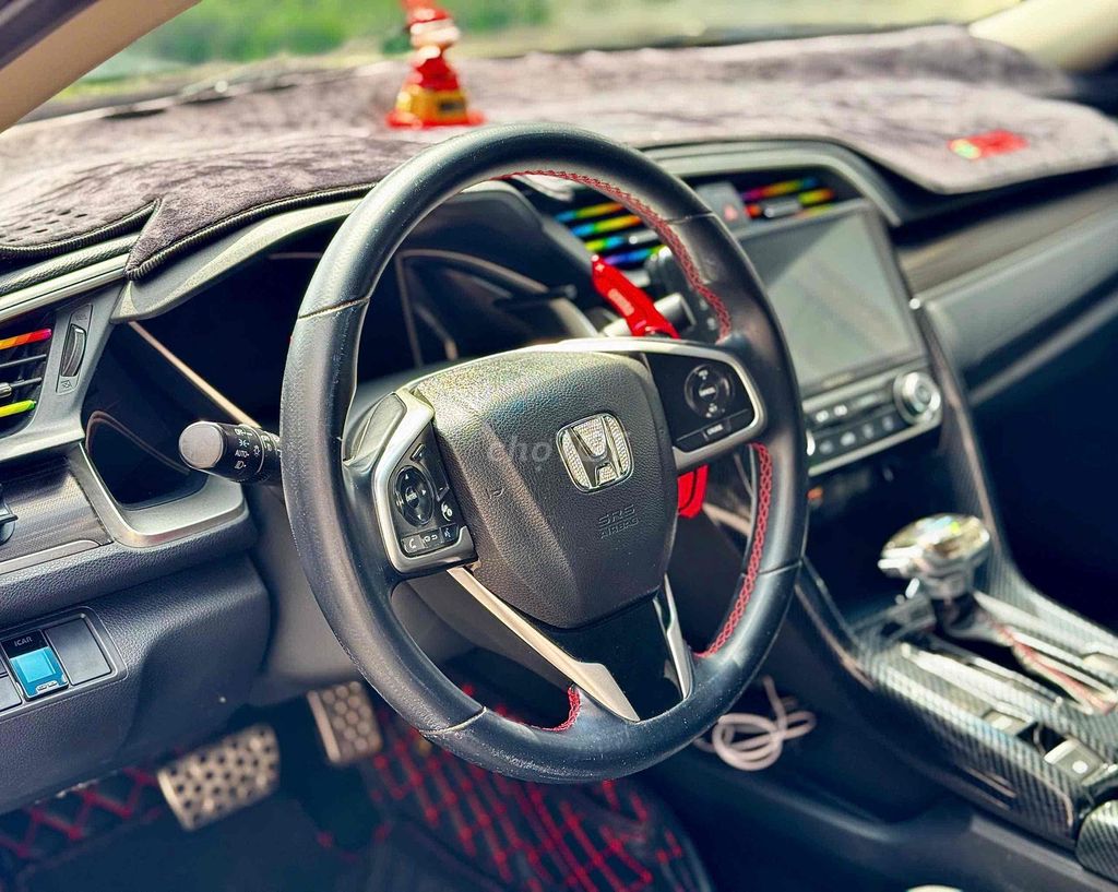 Civic RS 2019 odo 5vkm nhiều đồ xịn giá tốt. Mua bán Ô tô tại Thành phố Thủ Dầu Một Bình Dương được đăng bởi Tín hình 4