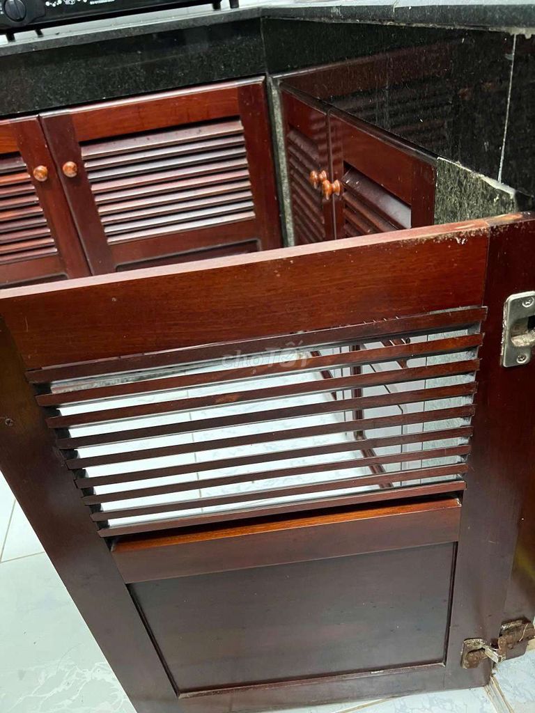 Tủ bếp gỗ căm xe nâu đỏ giá thương lượng. Mua bán Tủ, kệ gia đình tại Thành phố Thủ Đức Tp Hồ Chí Minh được đăng bởi Siêu Rẻ hình 1