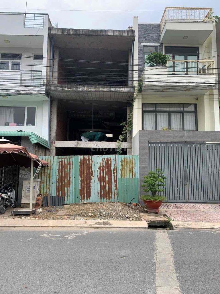Bán nhà thô 5x18m xây 4 tầng, liền kề Liên phường, hàng hiếm sót lại