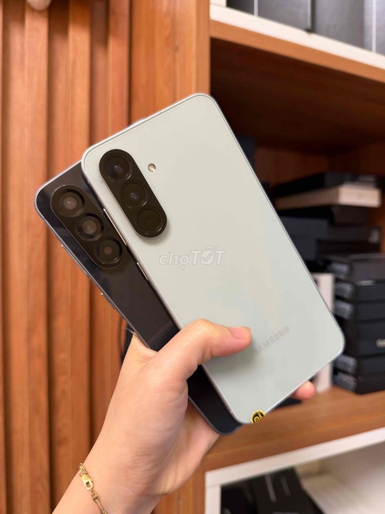 Samsung A56 đẹp nét. Mua bán Điện thoại tại Quận Cầu Giấy Hà Nội được đăng bởi Thanh Thoa hình 1