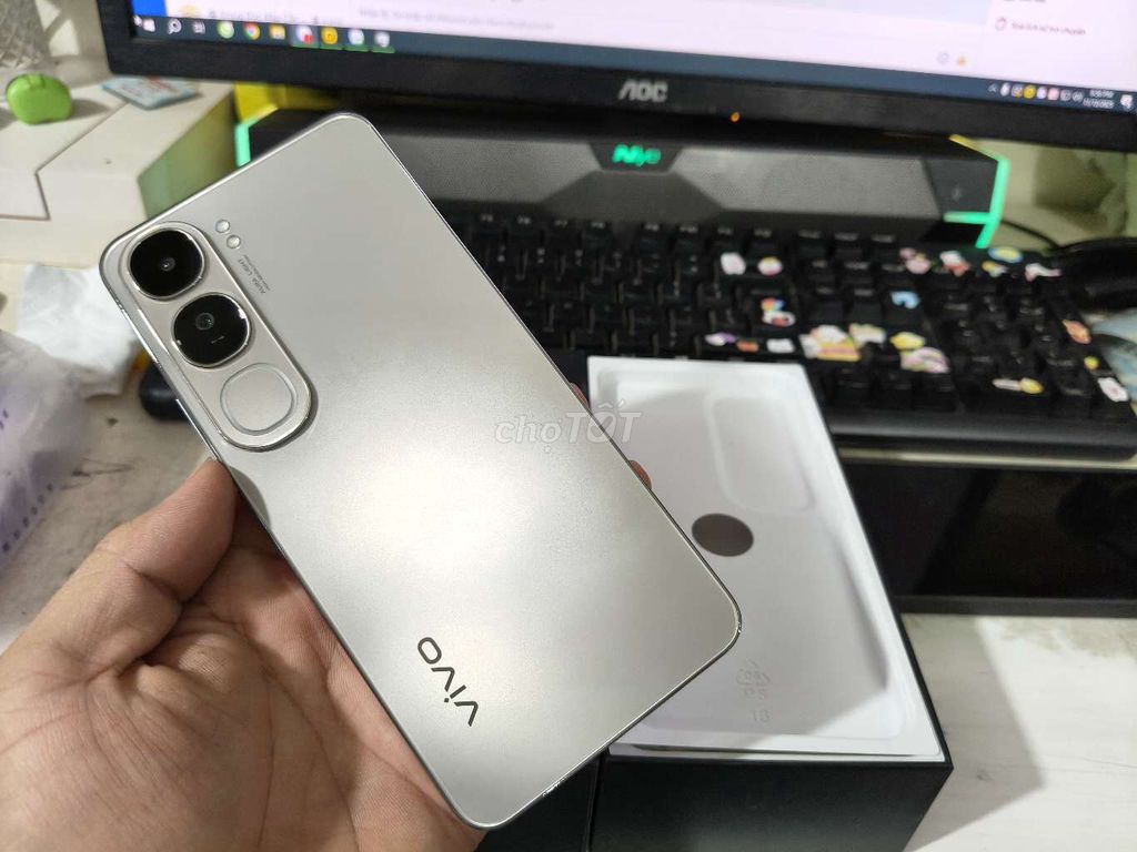 Vivo V40 Lite 256GB Bạc VN BH03.2026. Mua bán Điện thoại tại Quận Tân Phú Tp Hồ Chí Minh được đăng bởi LUCKY SHOP hình 1