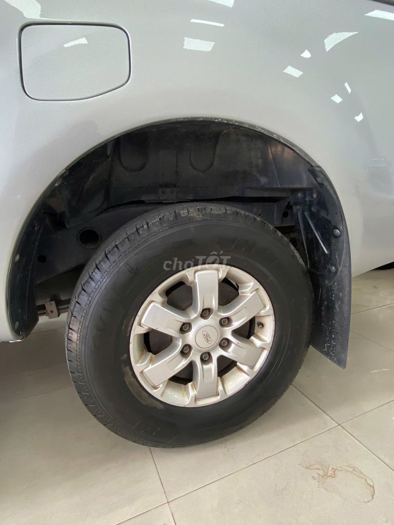Ford Ranger 2014 Số sàn Bạc. Mua bán Ô tô tại Thành phố Biên Hòa Đồng Nai được đăng bởi Kiên Ford hình 3