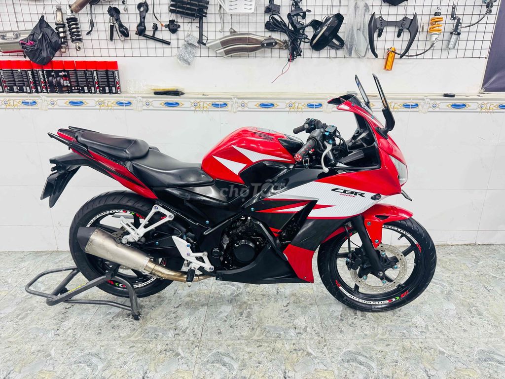 Bán CBR150R dk 2017 BS69 chính chủ máy rin