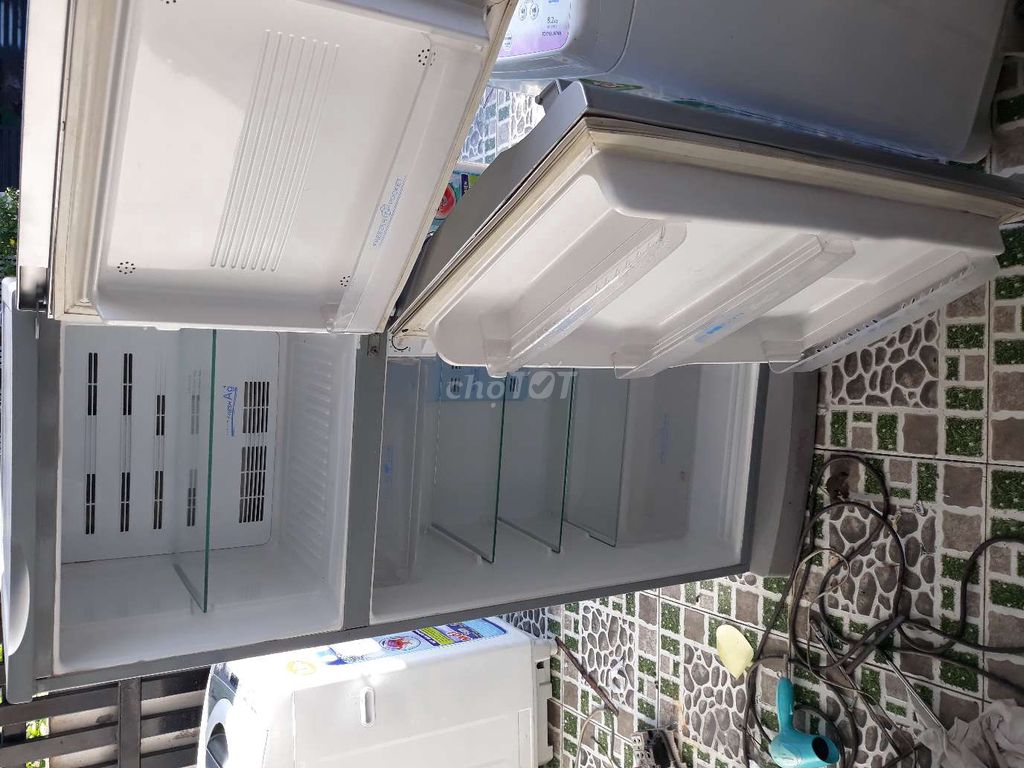 0939607304 - thanh lý tủ lạnh SANYO 200Lit như hình
