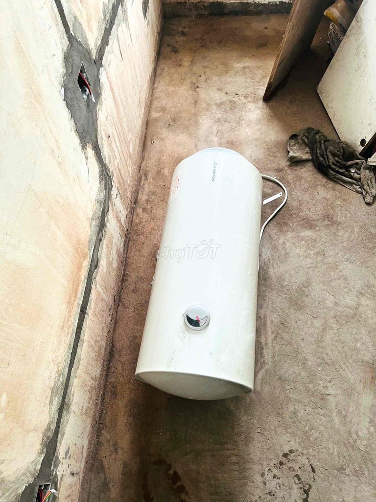 Máy nước nóng Ariston 30L Trắng đã sử dụng. Mua bán Thiết bị vệ sinh, nhà tắm tại Thành phố Thủ Đức Tp Hồ Chí Minh được đăng bởi Nguyễn Thanh hà hình 1