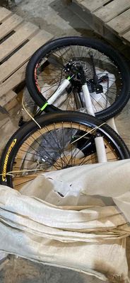 gốc thanh lý xe đạp thể thao. Mua bán Xe đạp tại Huyện Mê Linh Hà Nội được đăng bởi Tuan