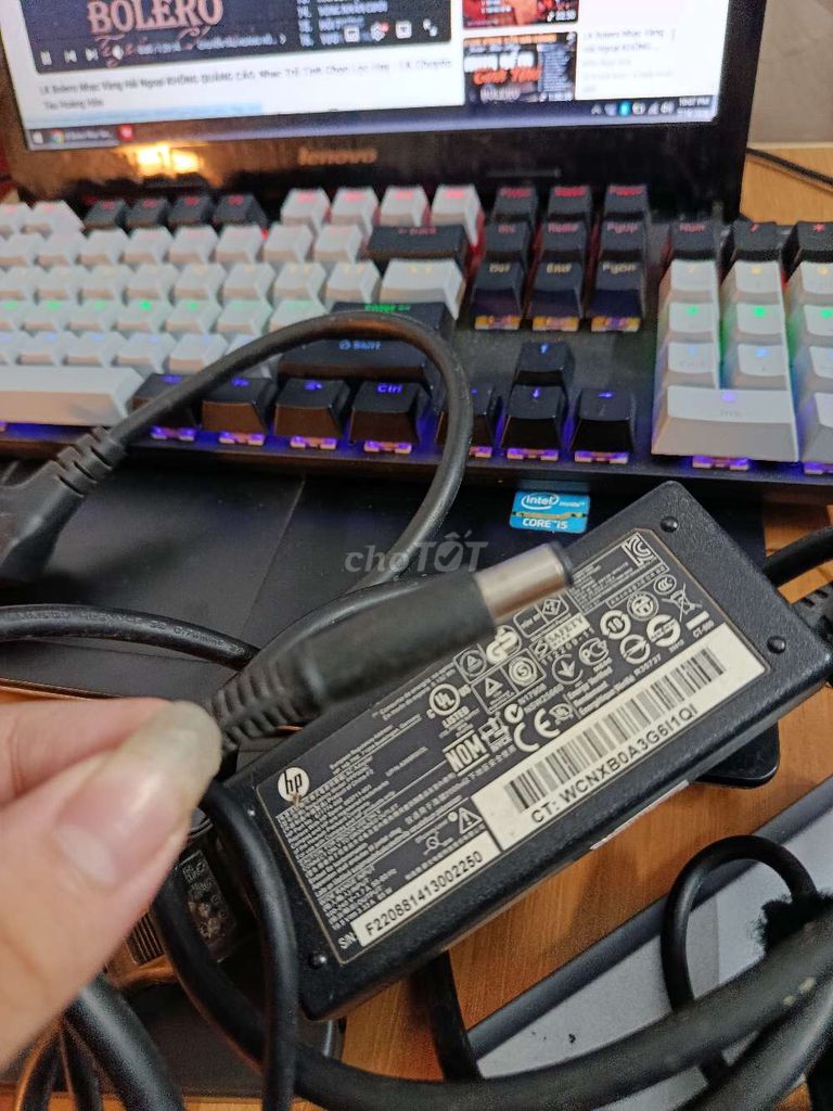 Sạc laptop HP Đen Đã sử dụng. Mua bán Phụ kiện (Màn hình, Chuột...) tại Quận Thanh Xuân Hà Nội được đăng bởi Mr AckeIt hình 1