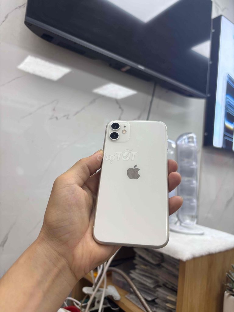 Apple iPhone 11 128GB Trắng VNA. Mua bán Điện thoại tại Quận Sơn Trà Đà Nẵng được đăng bởi Diễm Diễm hình 1