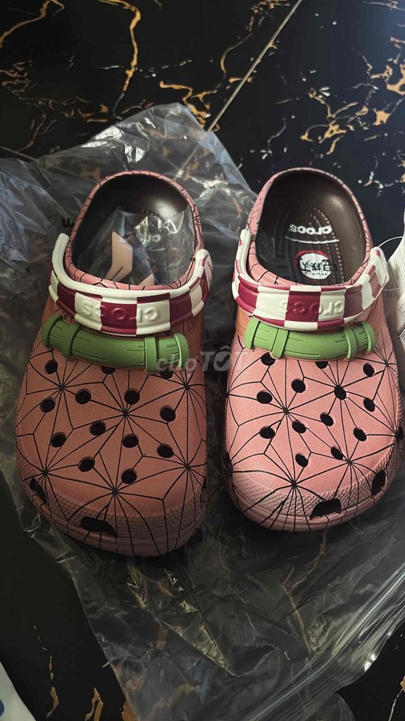 Crocs Bape Loại 2. Mua bán Giày dép tại Quận 1 Tp Hồ Chí Minh được đăng bởi Huỳnh Thị Yến Nhi hình 1