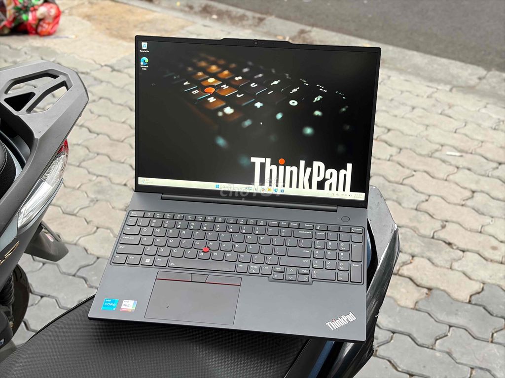 Lenovo ThinkPad E16 Gen 1 Like New đẹp keng. Mua bán Laptop tại Quận 10 Tp Hồ Chí Minh được đăng bởi Nguyễn Quang Huy hình 1