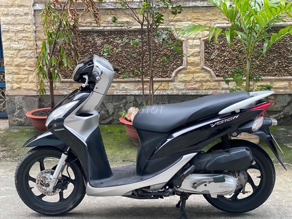 Honda Vision черный 2012 с документами от собственника
