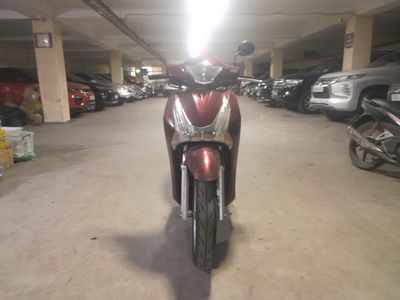Honda SH màu Đỏ đô. Mua bán Xe máy tại Quận Hoàn Kiếm Hà Nội được đăng bởi Thu Nguyen
