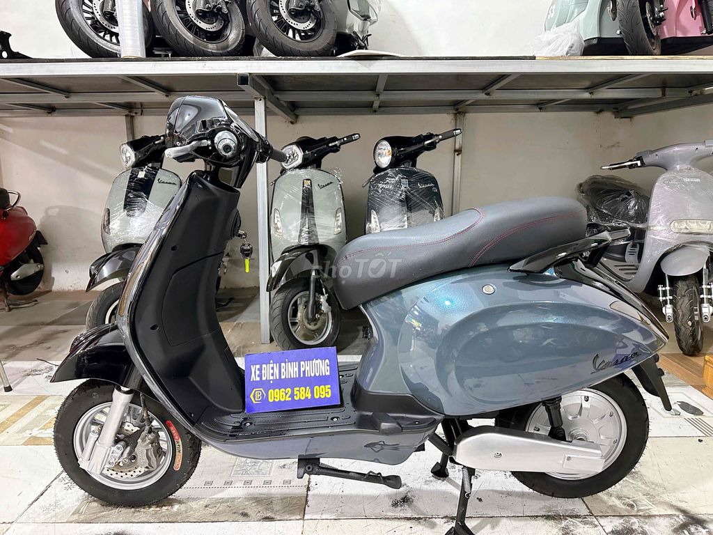 Электрический скутер Vespa для серфинга на зеленой батарее gtdd