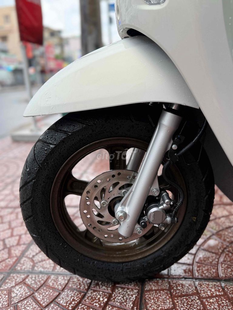Honda Scoopy 2025 белый 2000км