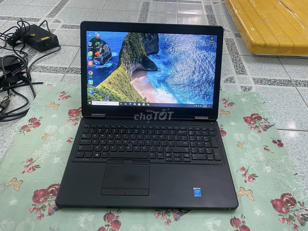 Dell latitude 5550.i5-5300u-ram 8g-ssd 256g.giá rẽ