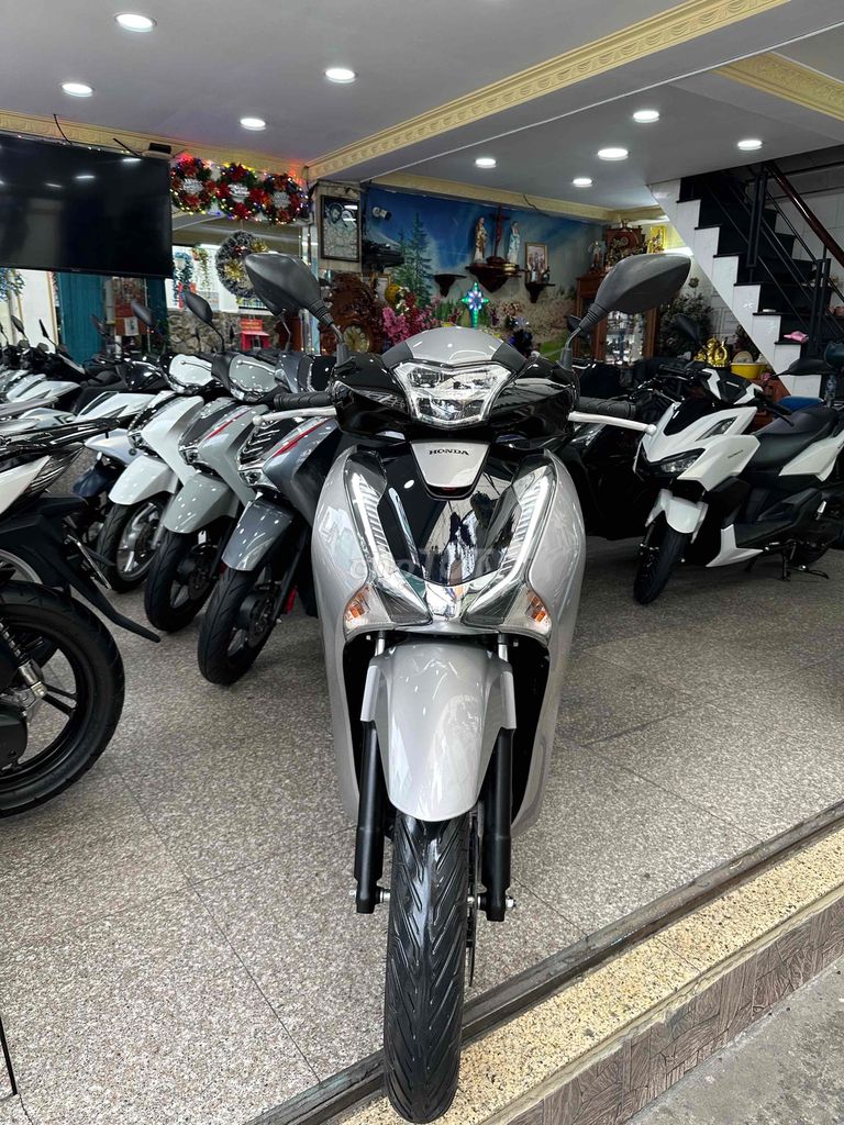 SH 150i 2019 Bạc Porsche Smartkey BSTP Chính Chủ. Mua bán Xe máy tại Quận Gò Vấp Tp Hồ Chí Minh được đăng bởi Ngô Hà hình 10