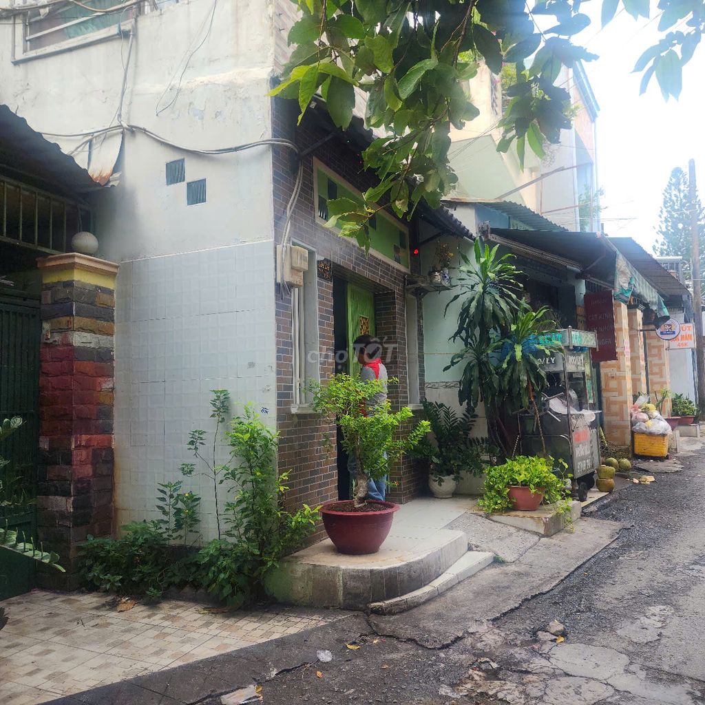 Nhà Phan Văn Trị BìnhThạnh, 42m2, 2 tầng3PN, Đường 6m, giá chỉ 4,9 ty