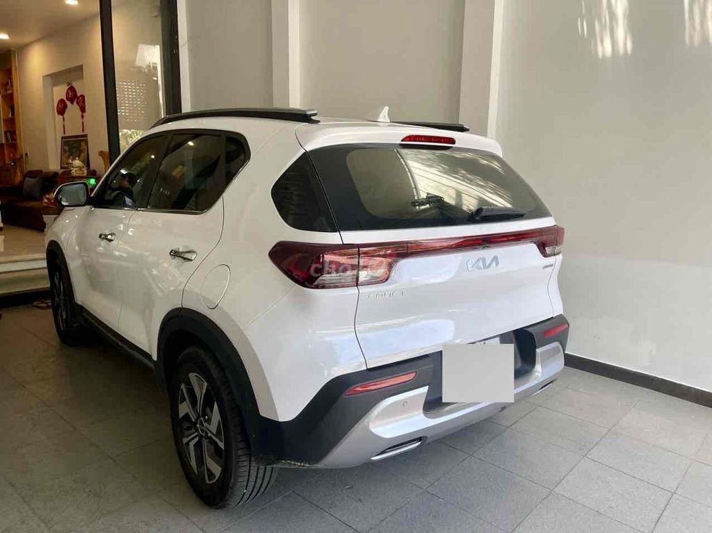 Kia Sonet 2023 - 6000 km