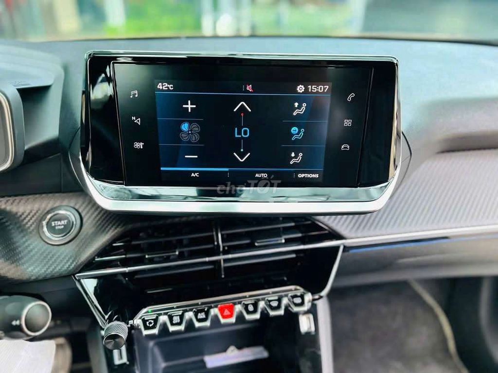 Peugeot 2008 GTline 1.2turbo sx 2022, lướt 4,5V. Mua bán Ô tô tại Thành phố Thủ Đức Tp Hồ Chí Minh được đăng bởi Đức Hưng Siêu thị ô tô Thủ Đức hình 12