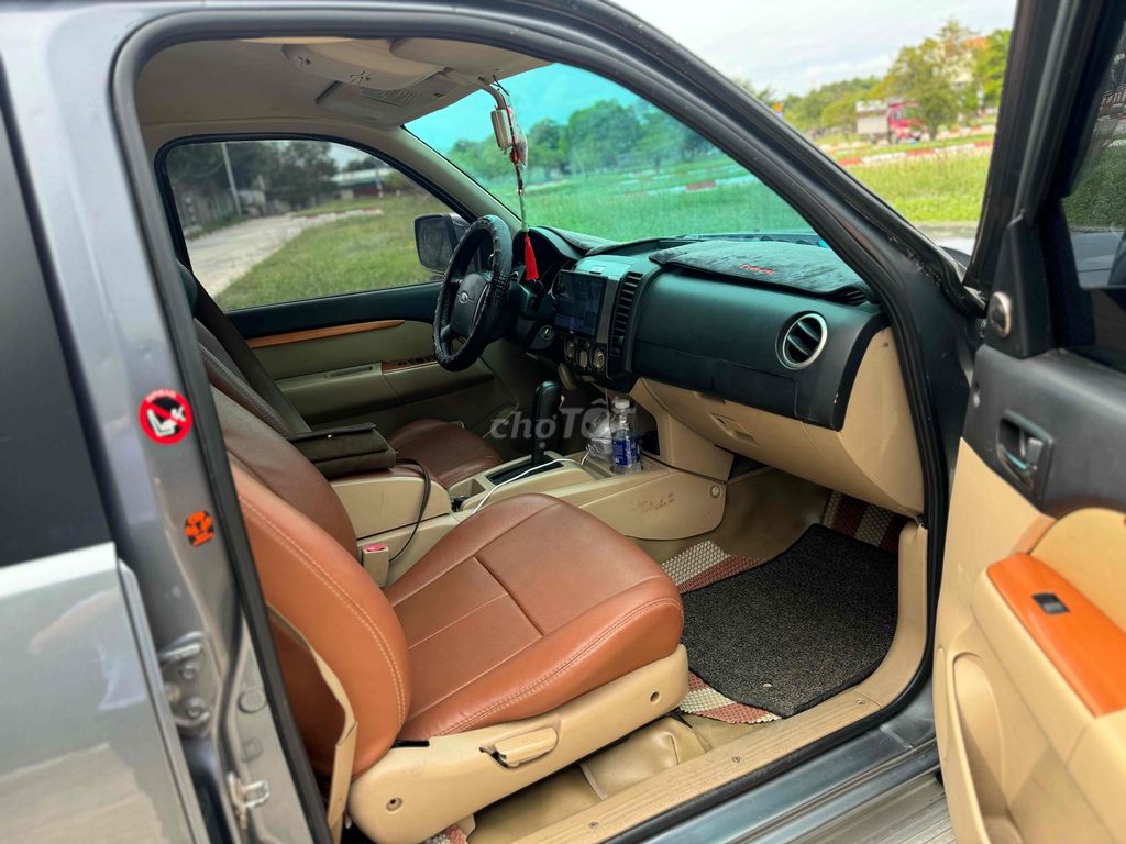 Ford Everest 2010 Xám. Mua bán Ô tô tại Quận Tân Phú Tp Hồ Chí Minh được đăng bởi Thien Hardy hình 8