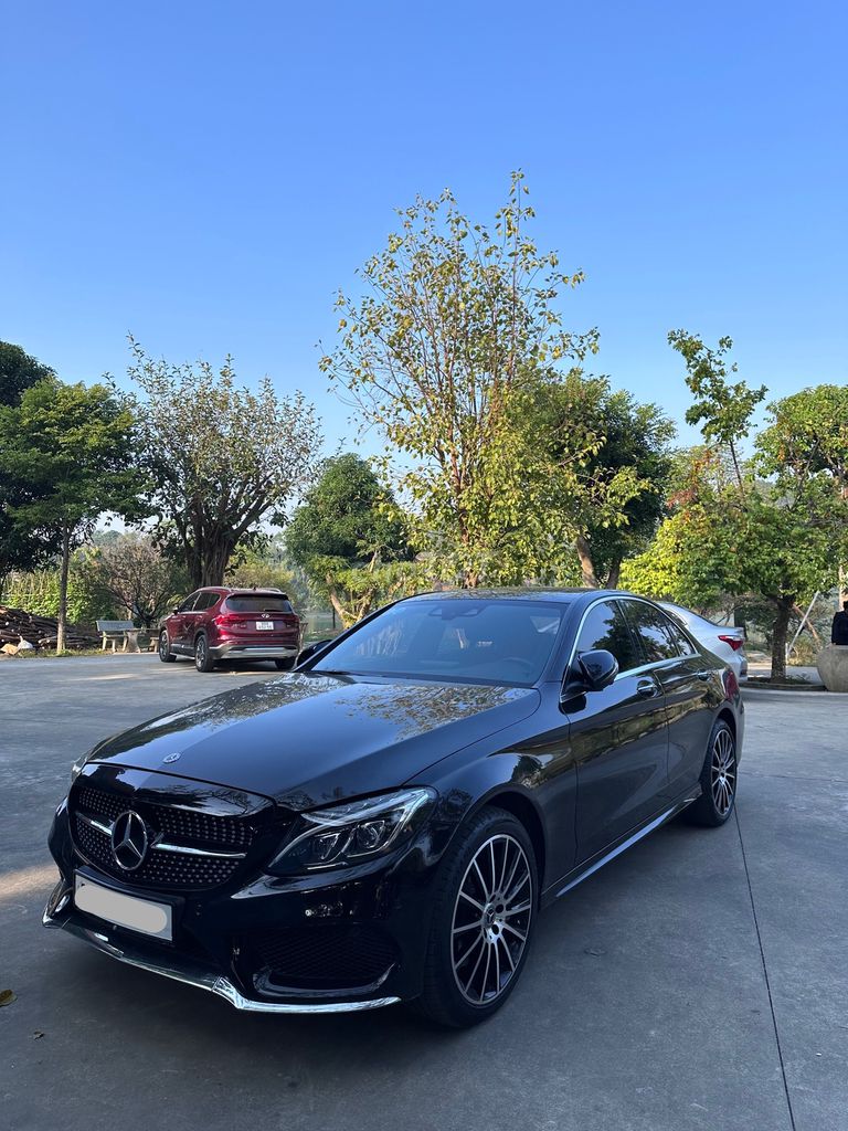 Mercedes-Benz C300 AMG 2017 màu đen. Mua bán Ô tô tại Quận Thanh Xuân Hà Nội được đăng bởi Nguyễn hải Đăng hình 2