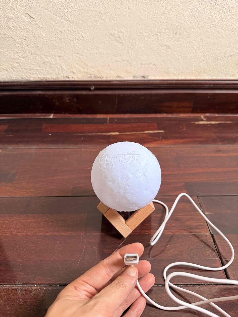 Đèn trang trí Mặt trăng Trắng 2 màu. Mua bán Đèn tại Quận Tây Hồ Hà Nội được đăng bởi Trịnh Minh Đức hình 1