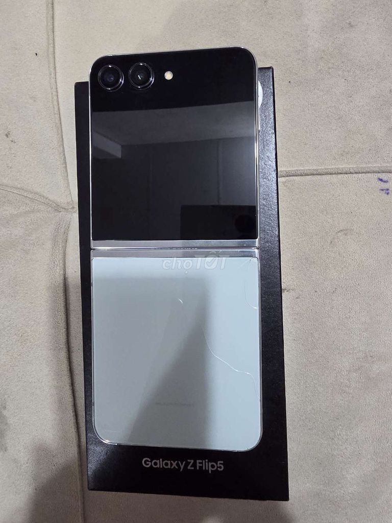 Samsung z flip 5 Việt Nam. Mua bán Điện thoại tại Thành phố Phú Quốc Kiên Giang được đăng bởi Vic hình 1
