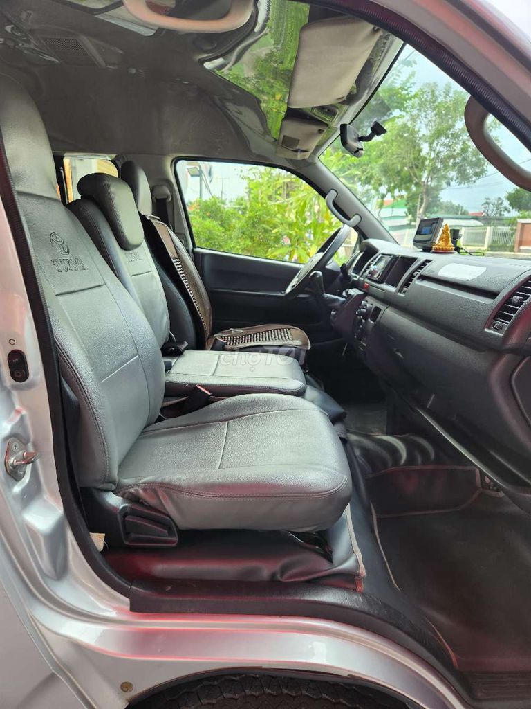 Toyota Hiace 2014 tải Van 6N/940kg bằng B2. Mua bán Ô tô tại Huyện Bình Chánh Tp Hồ Chí Minh được đăng bởi TUẤN TRẦN hình 8