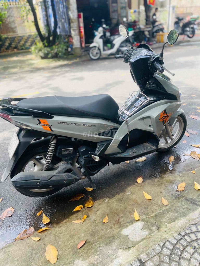 Honda Air Blade 2017 màu Xám. Mua bán Xe máy tại Quận Liên Chiểu Đà Nẵng được đăng bởi Xe Máy Cũ Duy Đạt  66 Nguyễn Khuyến hình 8