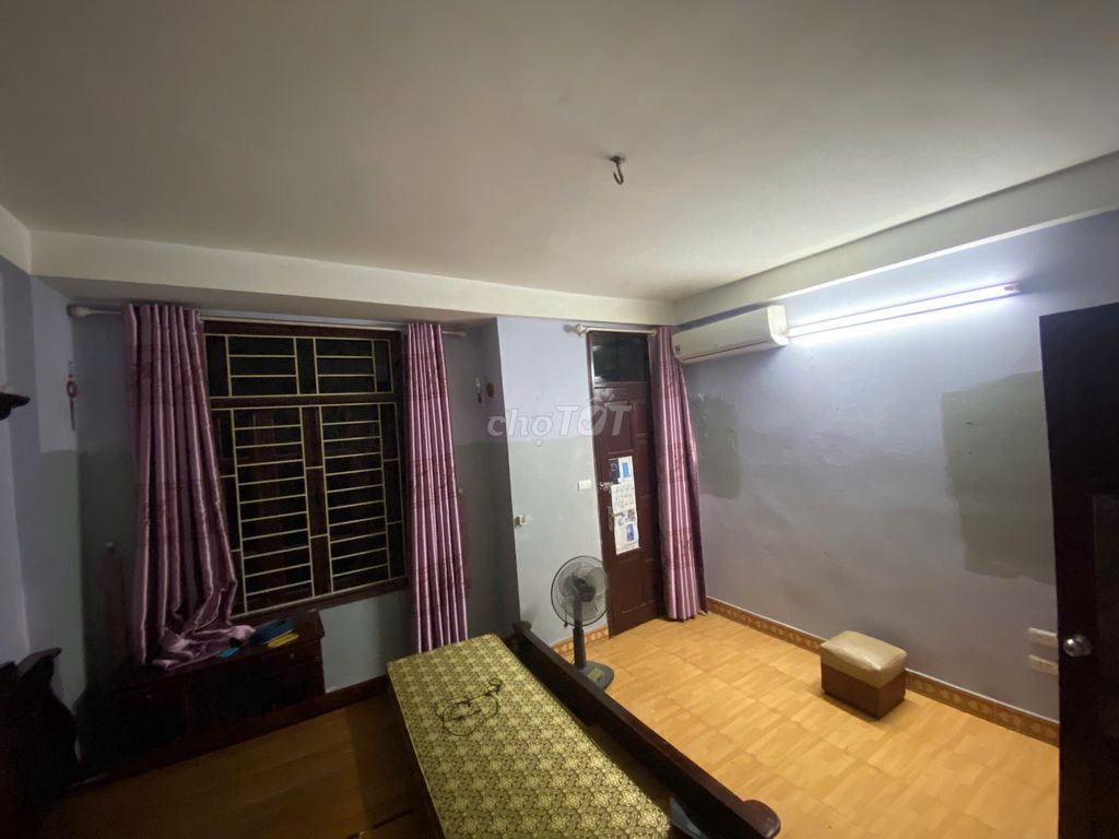 CHO THUÊ PHÒNG TẦNG 3 TRONG NHÀ RIÊNG 4 TẦNG – GIÁ 2TR