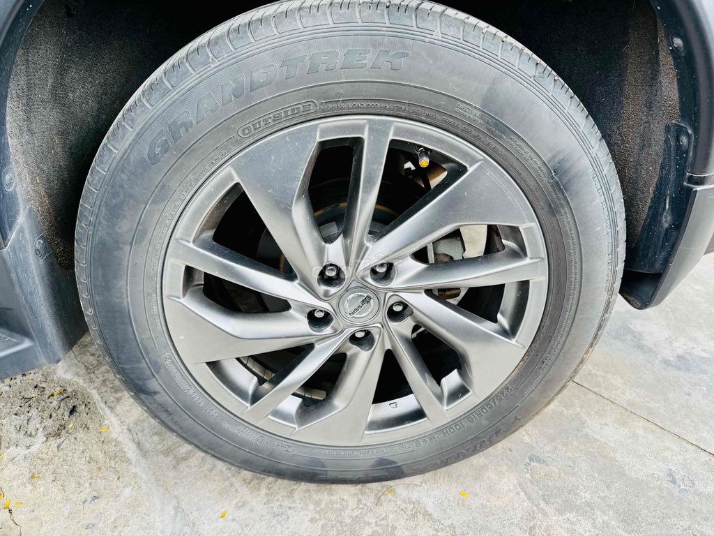 Nissan X-trail 2.5 Awd Premium. Mua bán Ô tô tại Quận Hoàng Mai Hà Nội được đăng bởi Phạm quang đồng hình 11