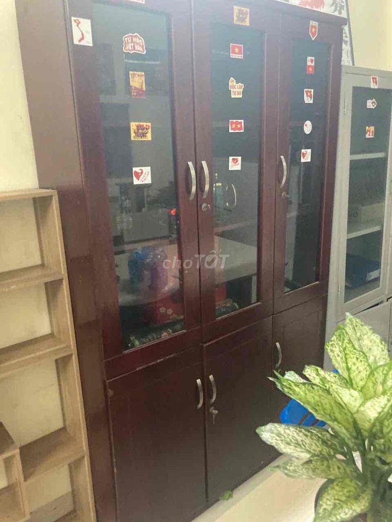 Tủ trưng bày Gỗ Kính Nâu Dễ vệ sinh. Mua bán Tủ, kệ gia đình tại Quận Bắc Từ Liêm Hà Nội được đăng bởi lê vy hình 1