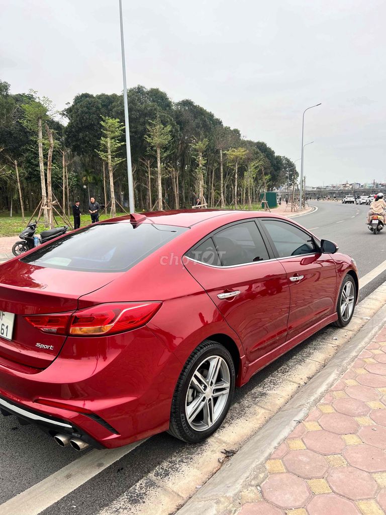 Hyundai Elantra 2018 1.6 AT Sport - siêu đẹp. Mua bán Ô tô tại Quận Hoàng Mai Hà Nội được đăng bởi Nguyễn Nam hình 5