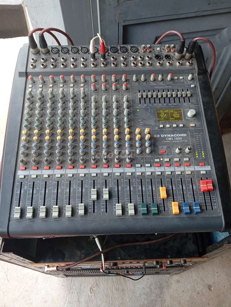 Bàn trộn âm thanh Dynacord CMS 1000 Đen. Mua bán Tivi, Âm thanh tại Huyện Thạnh Phú Bến Tre được đăng bởi Nguyen Minh Thua hình 1