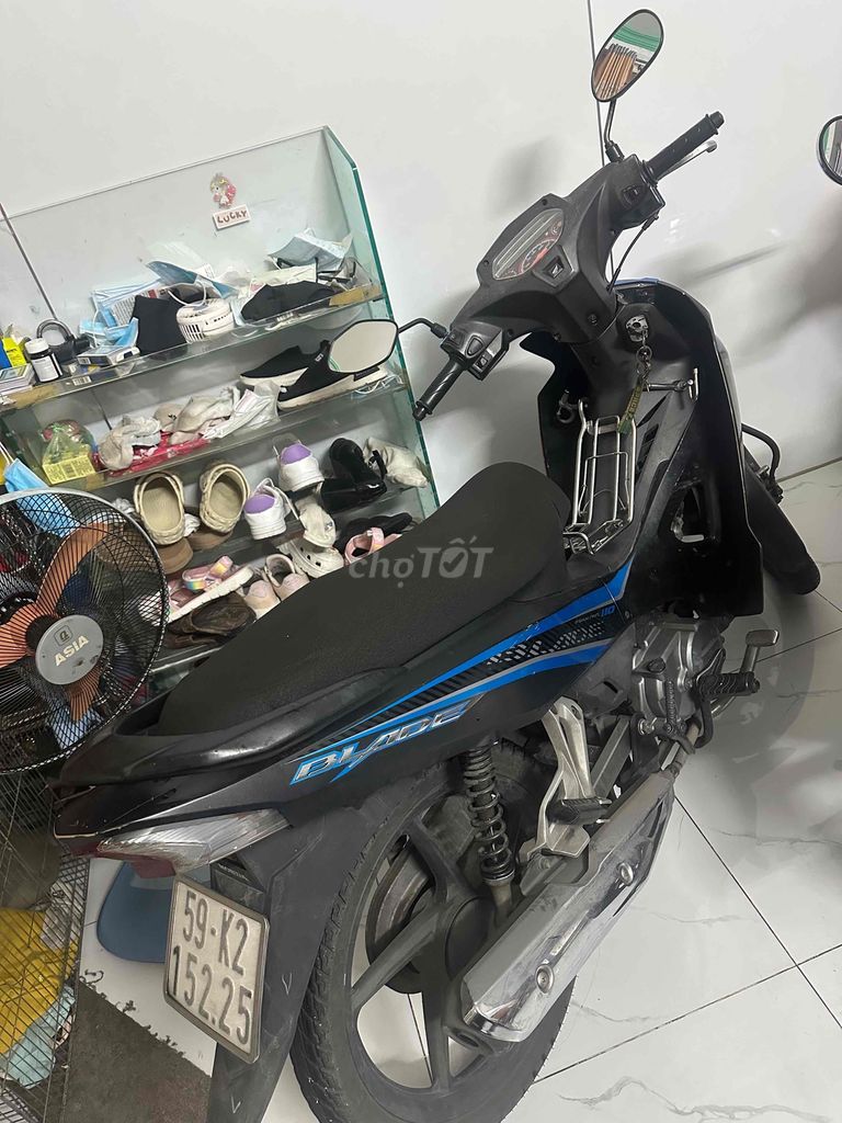 Xe blade zin, có cavet giấy tờ xe đầy đủ. Mua bán Xe máy tại Quận 6 Tp Hồ Chí Minh được đăng bởi Lê Hoàng Phúc hình 6