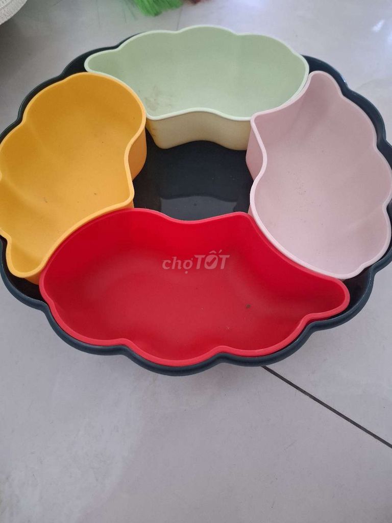Hộp đựng bánh kẹo Nhựa Nhiều màu Còn mới đẹp. Mua bán Nội thất, đồ gia dụng khác tại Quận Cẩm Lệ Đà Nẵng được đăng bởi Nhung hình 1