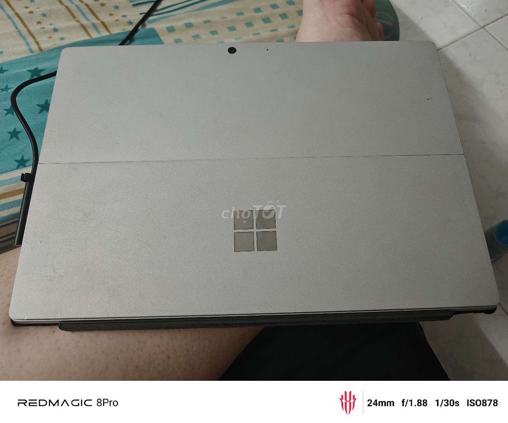 Microsoft Surface Pro 7 i5 8GB/238GB full phụ kiện. Mua bán Laptop tại Quận 3 Tp Hồ Chí Minh được đăng bởi Shiro hakaku hình 1