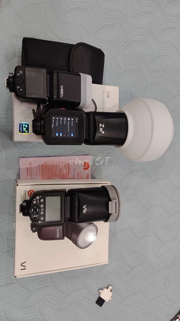 Đèn flash godox v1 canon mới 99% full box. Mua bán Máy ảnh, Máy quay tại Quận Cầu Giấy Hà Nội được đăng bởi Trần Trung hình 1